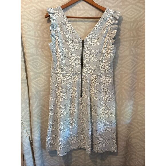 Anthropologie Dress Gray White Floral Lace Sleeveless V Neck Party‎ - Picture 13 of 14